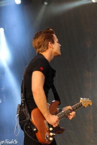 Hunter Hayes Guitar Tall Boots and Hearts 2014