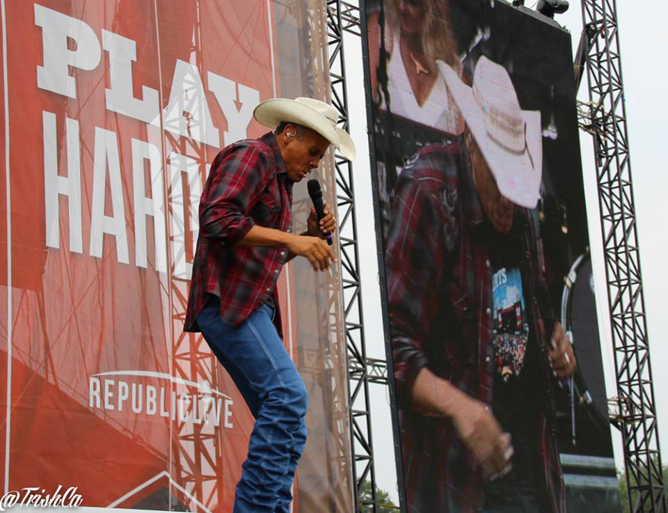 Neal McCoy Main Stage Boots and Hearts 2014