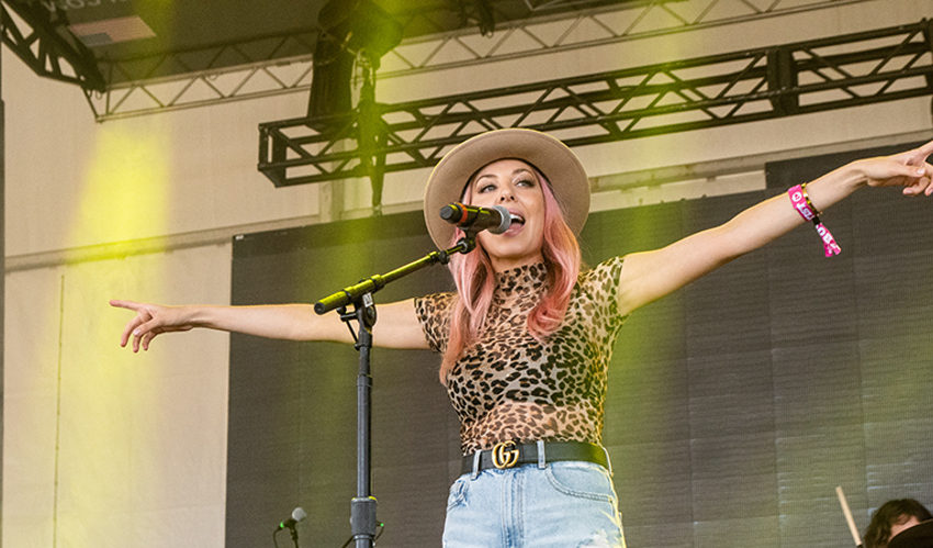 MacKenzie Porter at Boots and Hearts 2019, Sunday Front Porch Stage - shot by Whitney South