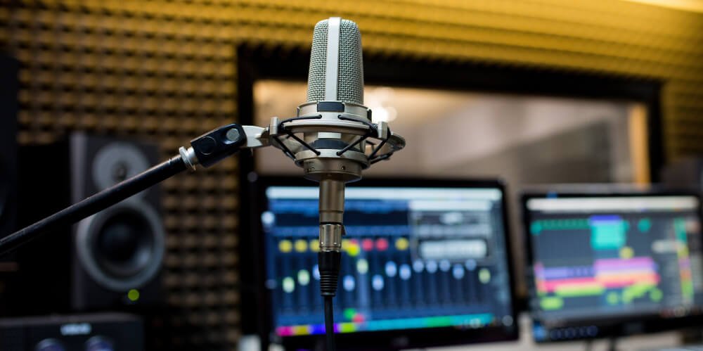 How To Choose The Right Items For Your Recording Studio | thereviewsarein